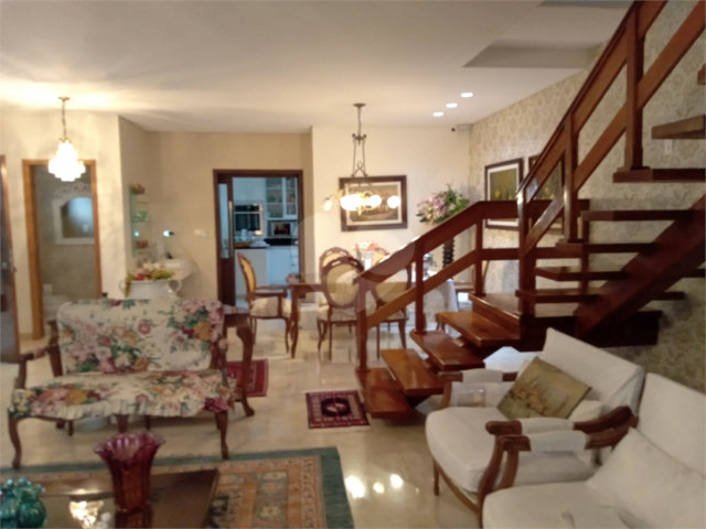 Casa à venda com 3 quartos, sendo 2 suítes,  em Cidade Jardim, Mairiporã, SP