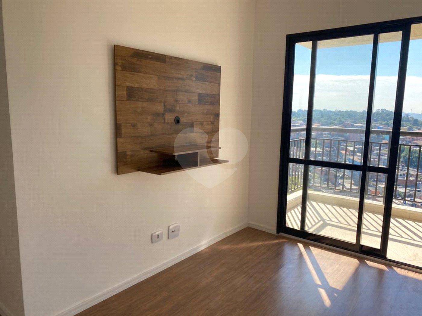 Apartamento à venda ou para alugar com 2 quartos, sendo 1 suíte, em Condomínio Granja Viana Ii, Cotia, SP