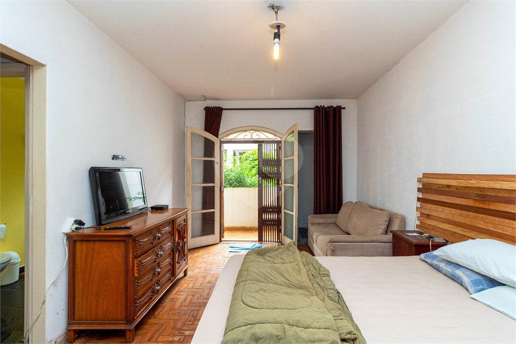 Casa Térrea à venda com 4 quartos, sendo 1 suíte, em Parque Jabaquara, São Paulo, SP