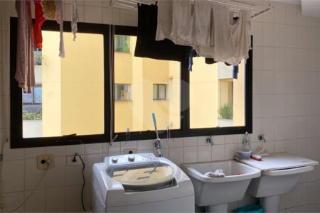 Apartamento à venda com 3 suítes em Vila Suzana, São Paulo, SP