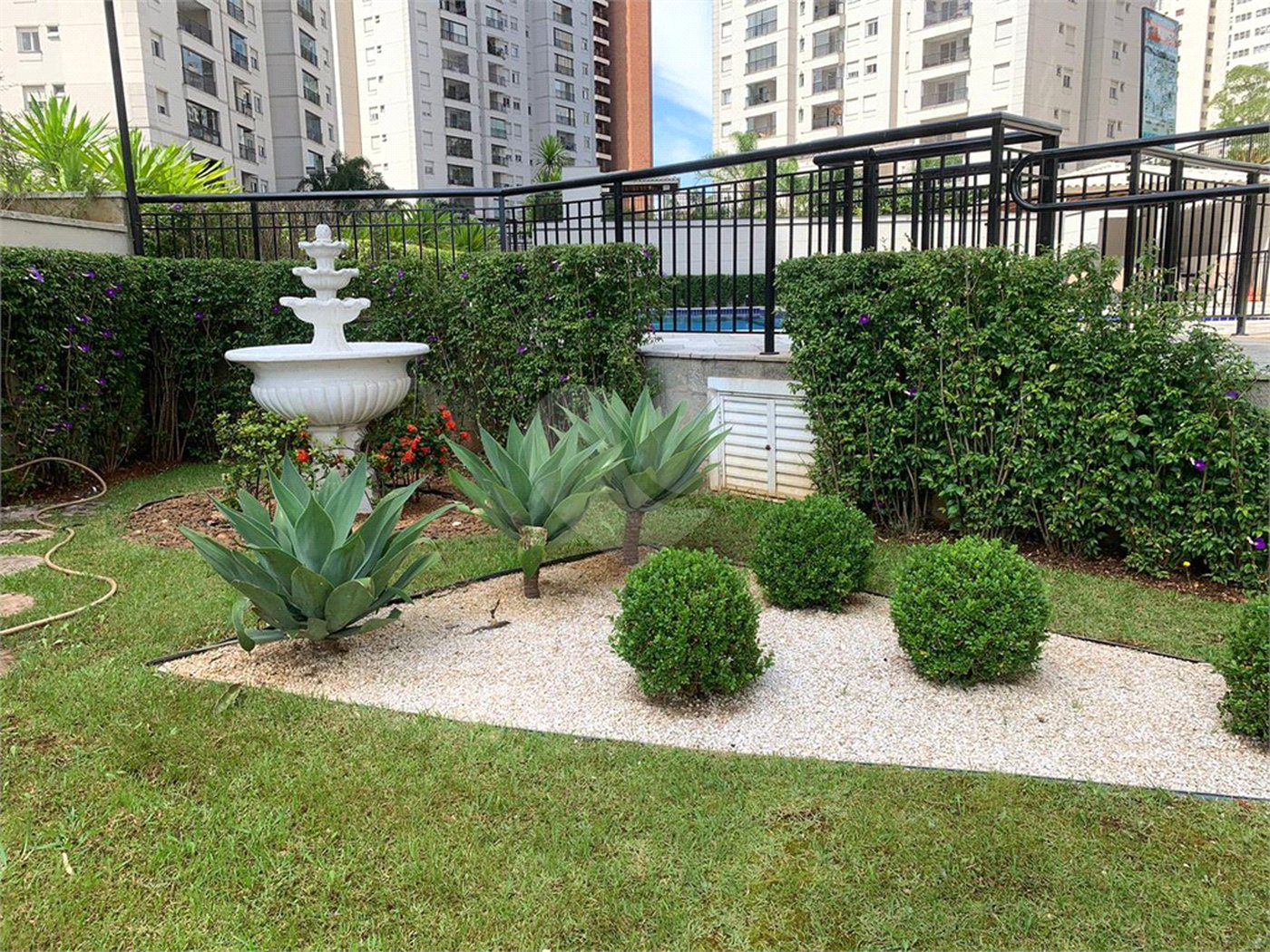 Apartamento à venda com 2 quartos, sendo 1 suíte,  em Jardim Parque Morumbi, São Paulo, SP