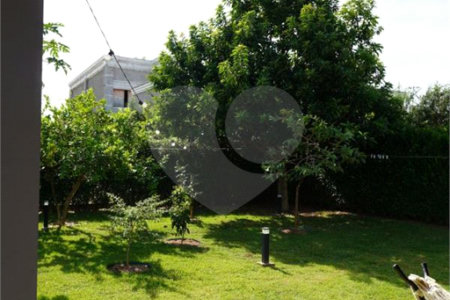 Casa à venda com 4 quartos, sendo 2 suítes, no condomínio Primavera, Salto - SP