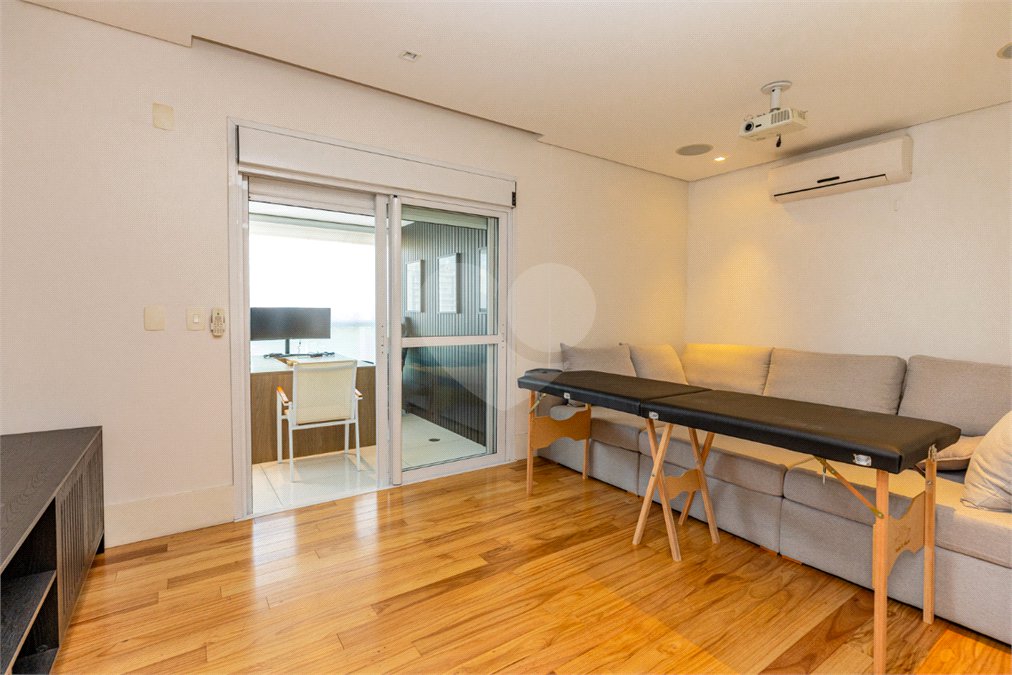 Apartamento à venda com 4 quartos, sendo 3 suítes, em Campo Belo, São Paulo, SP