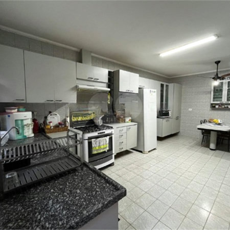 Casa à venda com 4 quartos, sendo 2 suítes, em Vila Rosália, Guarulhos, SP