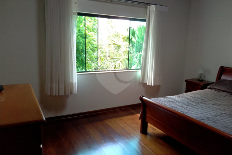 Sobrado à venda ou para alugar com 4 quartos, sendo 2 suítes, em Serra da Cantareira, Mairiporã, SP