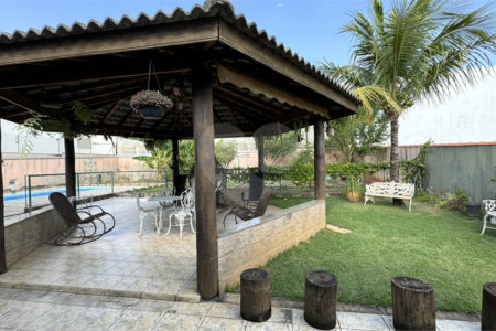 Casa à venda com 4 quartos, sendo 3 suítes, no condomínio Terras de Mont Serrat, Salto - SP