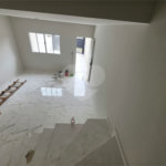 Sobrado à venda com 2 quartos, sendo 1 suíte,  em Vila Clarice, São Paulo, SP