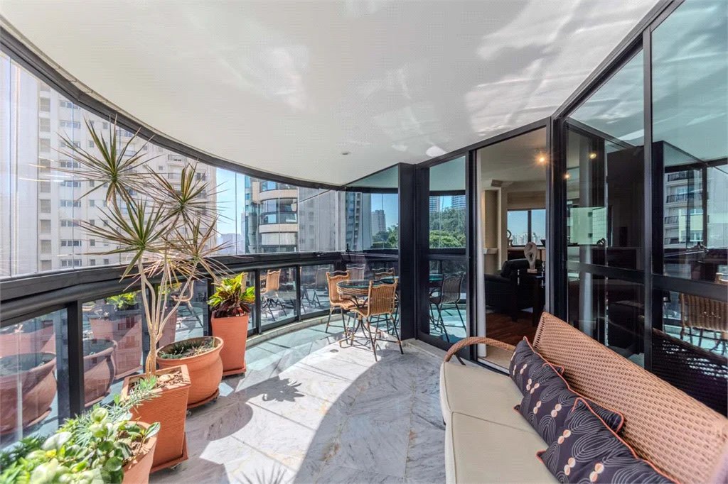 Apartamento à venda com 4 suítes em Paraíso do Morumbi, São Paulo, SP