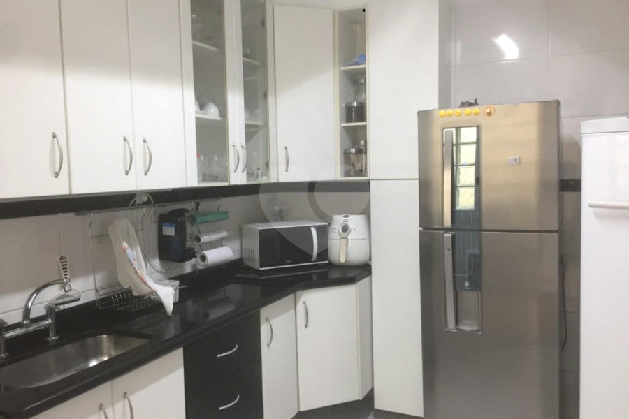Casa à venda com 3 quartos, sendo 1 suíte, no condomínio Morada do Horto, São Paulo - SP
