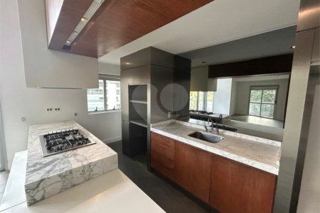 Apartamento à venda com 2 suítes em Parque do Morumbi, São Paulo, SP