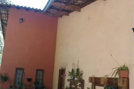 Casa à venda com 4 quartos, sendo 1 suíte, no condomínio Quinta da Cachoeira, Embu das Artes - SP