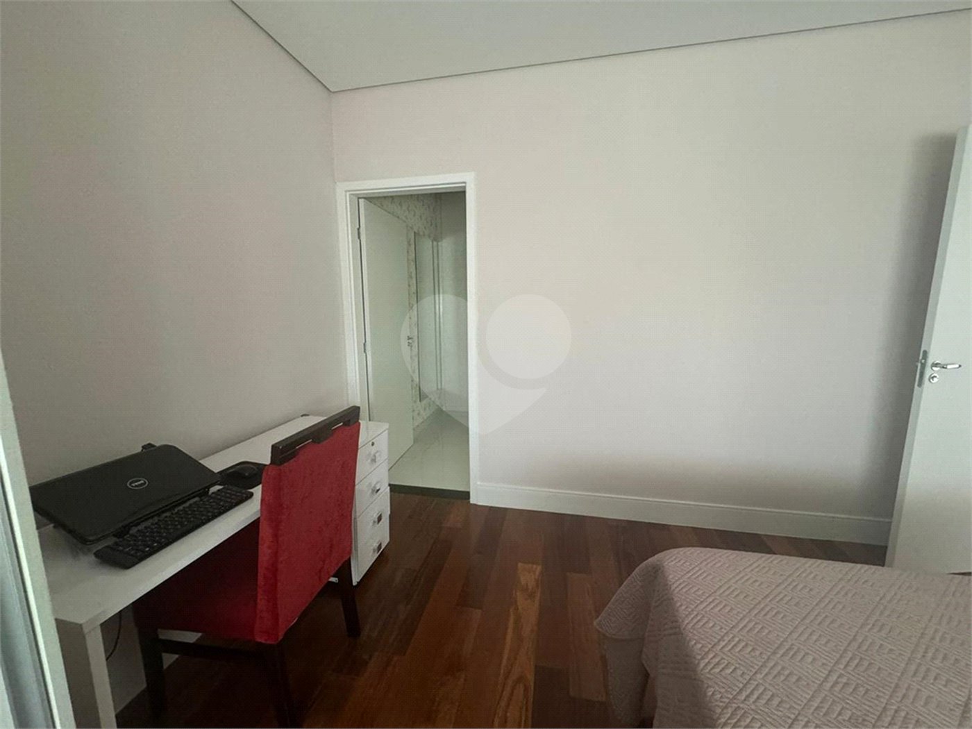Sobrado à venda com 5 quartos, sendo 3 suítes, em Vila Nivi, São Paulo, SP