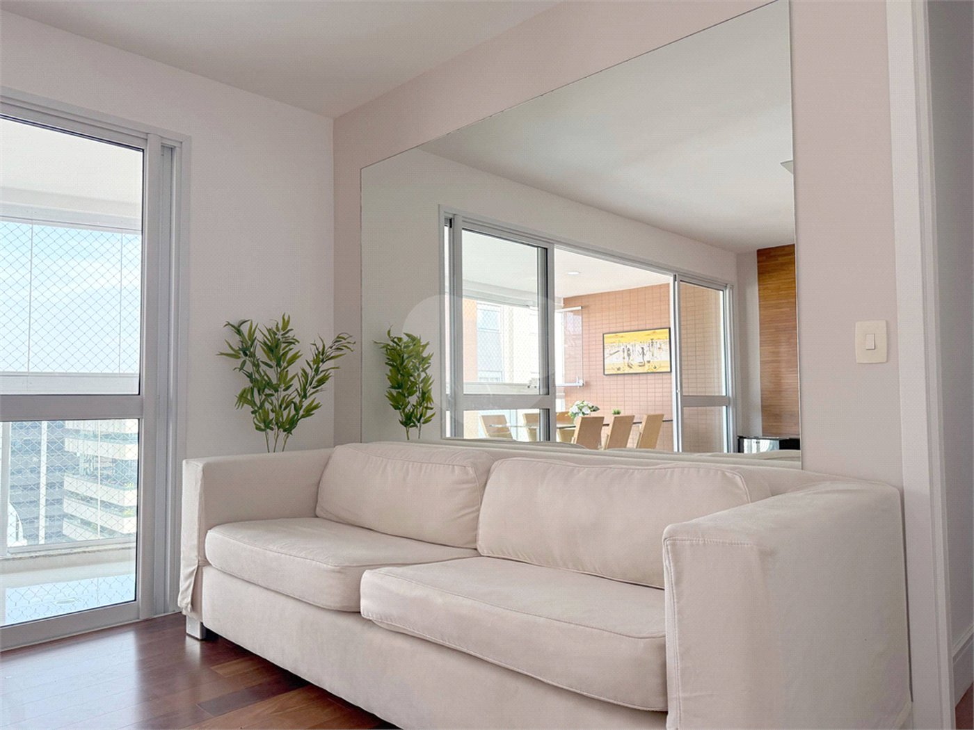 Apartamento para alugar com 3 quartos, sendo 1 suíte, em Vila Olímpia, São Paulo, SP