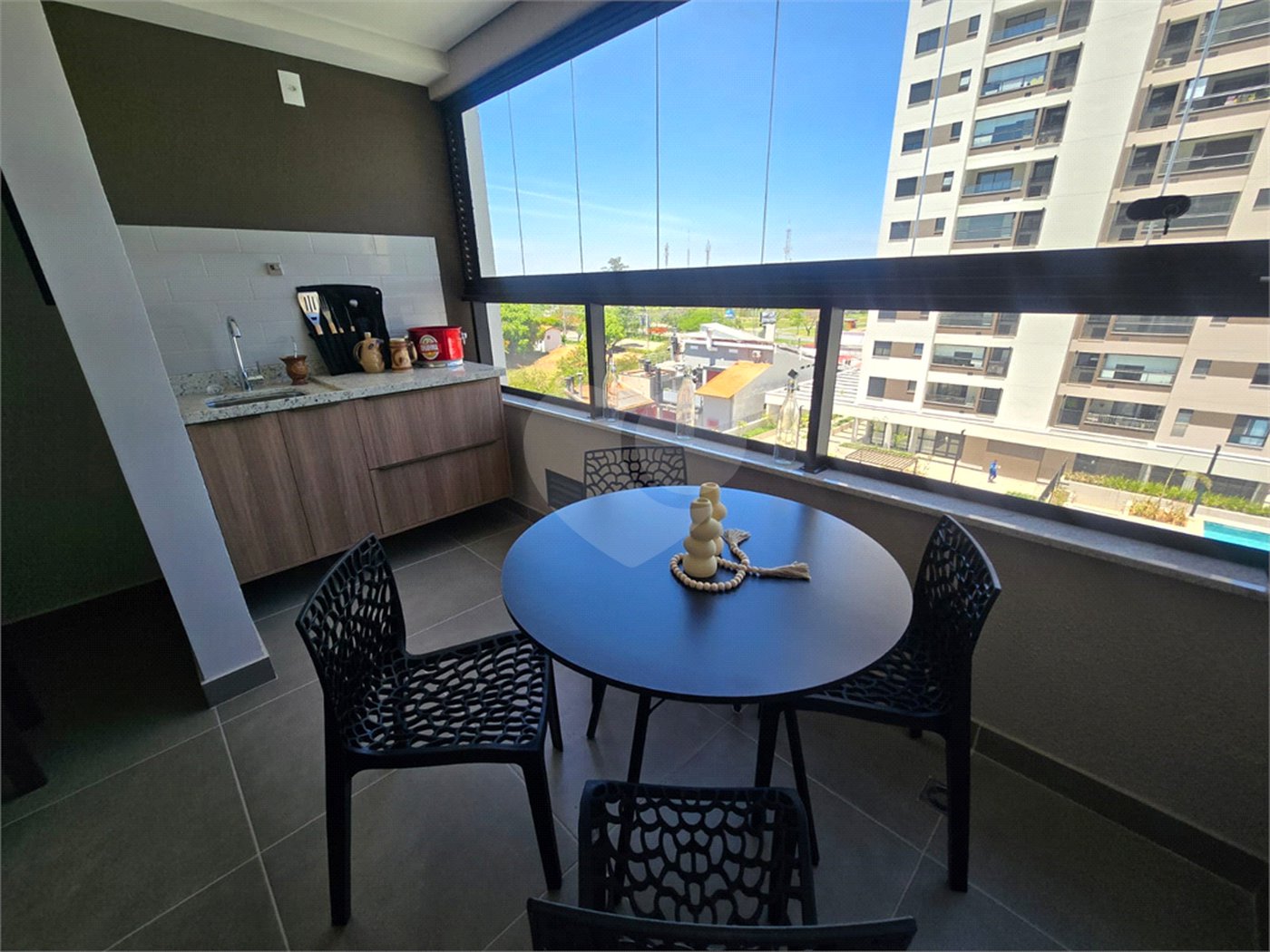 Apartamento para alugar com 2 quartos, sendo 1 suíte, em Além Ponte, Sorocaba, SP
