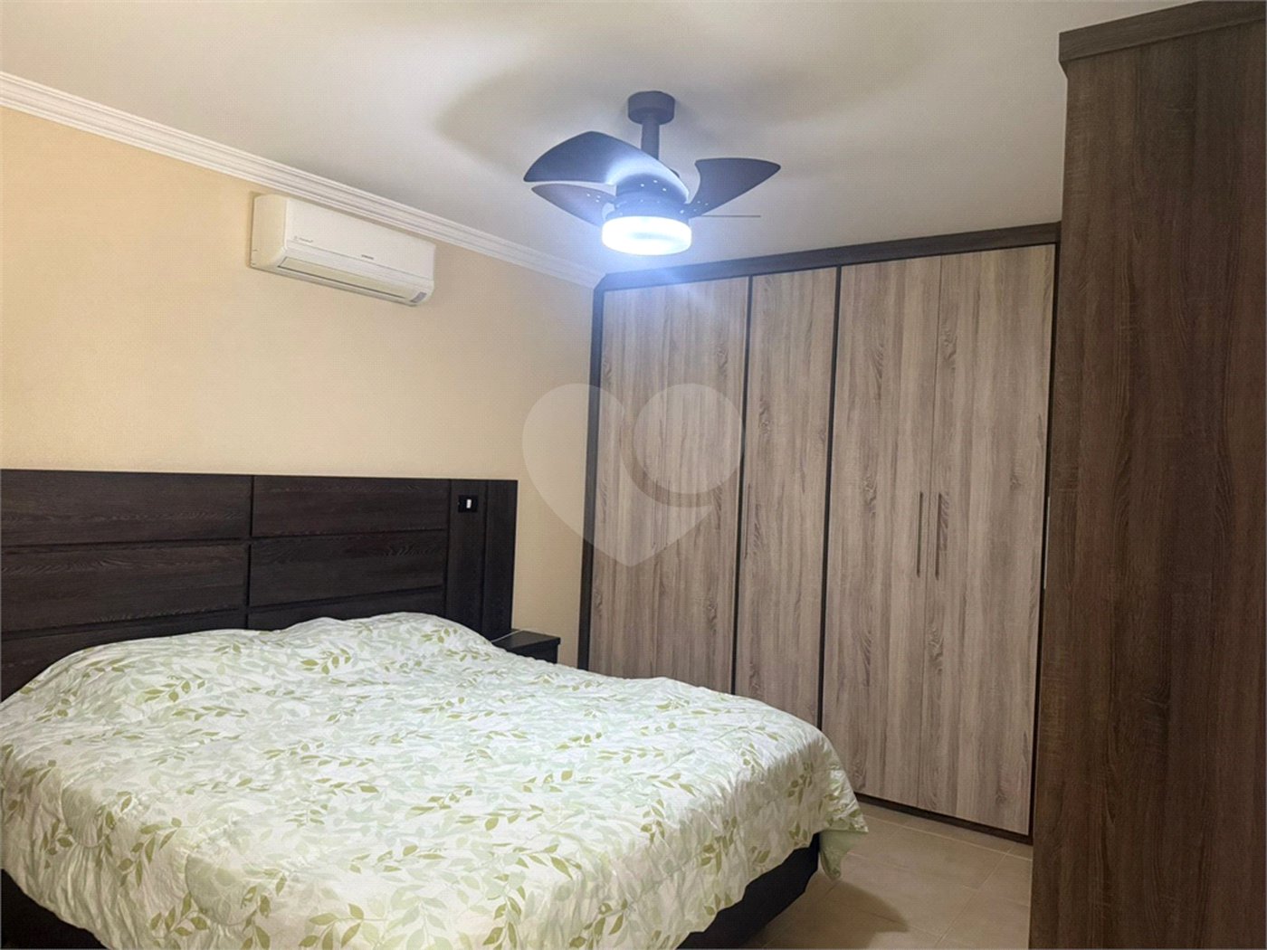 Casa à venda com 3 suítes no condomínio Terras de Mont Serrat, Salto - SP