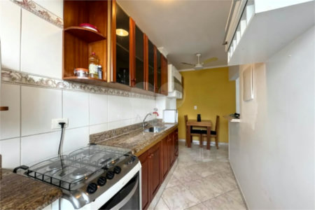 Apartamento à venda com 2 quartos em Pitangueiras, Guarujá, SP