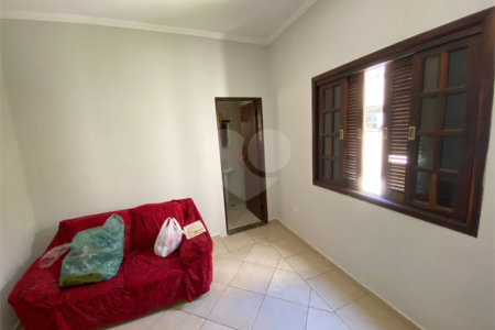 Sobrado à venda com 5 suítes em Jardim dos Ipês, Suzano, SP
