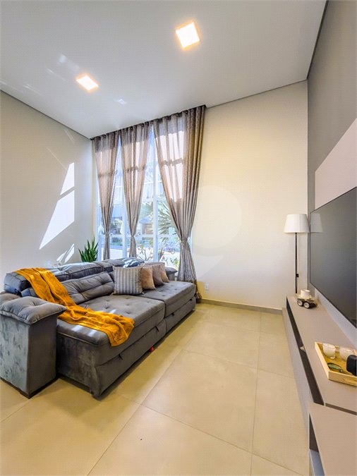 Casa à venda com 3 suítes no condomínio Jardim Residencial Dona Maria José, Indaiatuba - SP