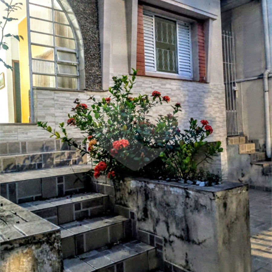 Casa à venda com 4 quartos, na Vila Cordeiro