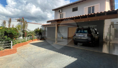 Casa à venda com 4 quartos, sendo 1 suíte,  em Vila Santa Maria (vila Xavier), Araraquara, SP