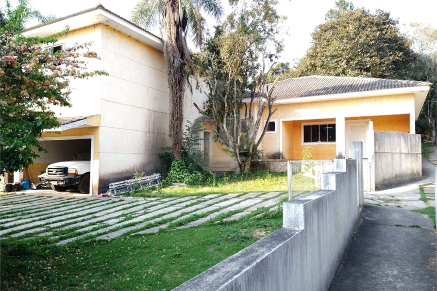 Casa à venda com 8 quartos, sendo 4 suítes, em Santa Inês, Mairiporã, SP
