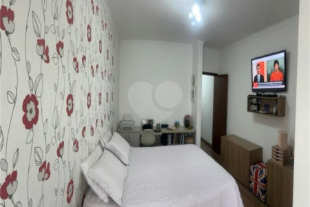 Sobrado à venda com 3 quartos, sendo 1 suíte,  em Vila Marari, São Paulo, SP