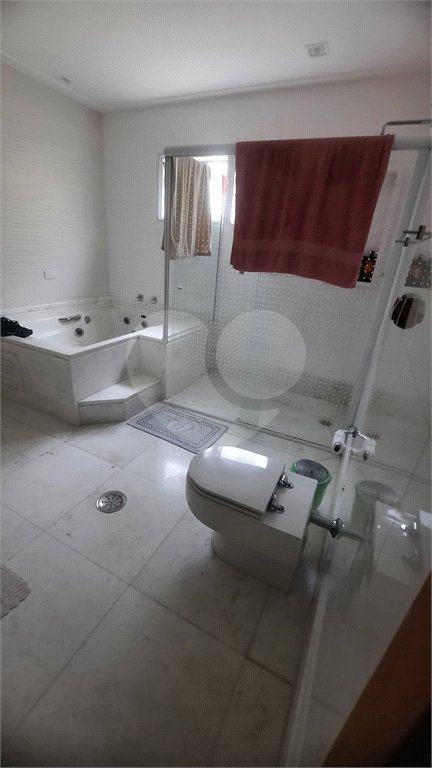 Casa à venda com 3 quartos, sendo 2 suítes,  em Vila Galvão, Guarulhos, SP