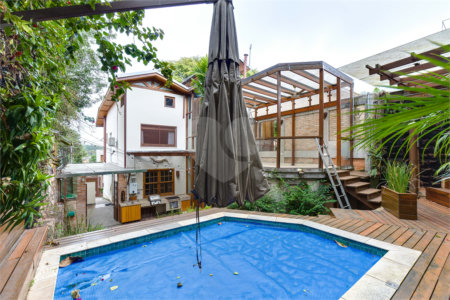 Sobrado à venda com 3 quartos, sendo 1 suíte, em Brooklin, São Paulo, SP