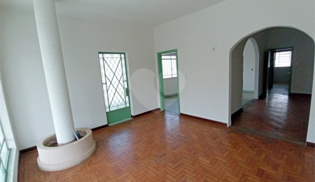 Casa à venda com 3 quartos no Centro, Vinhedo, SP
