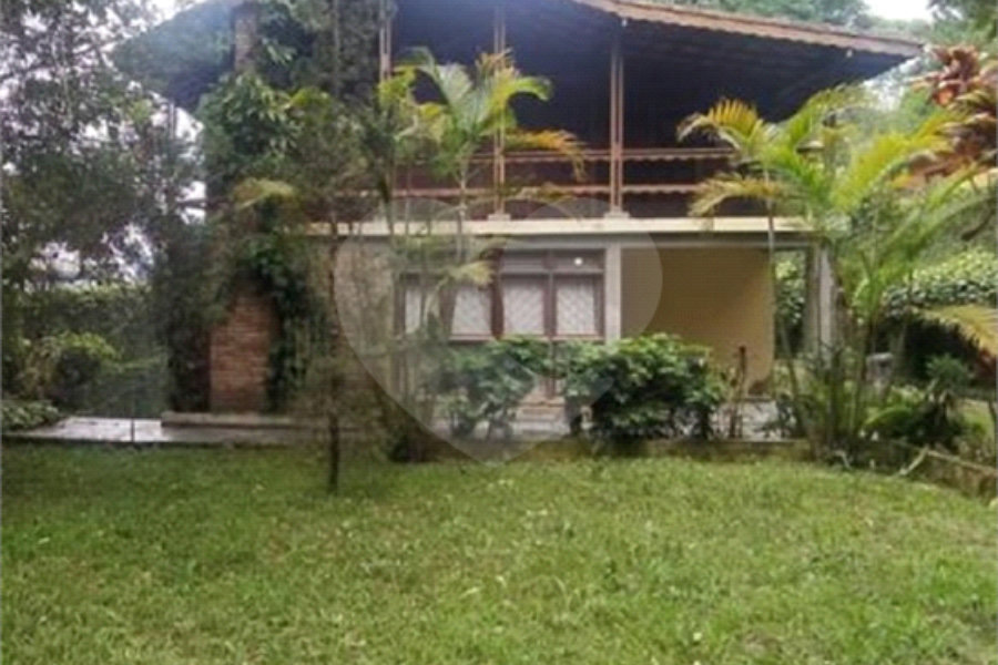 Casa à venda com 5 quartos, sendo 1 suíte, em Mantiqueira, Mairiporã, SP