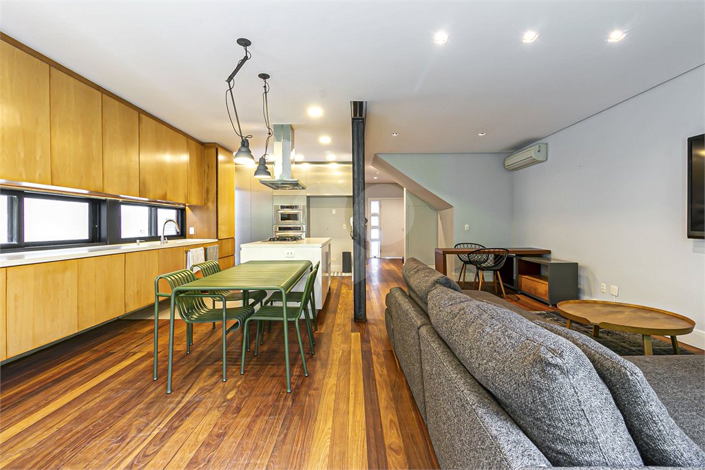 Casa à venda ou para alugar com 3 suítes no condomínio Palm Hill, São Paulo - SP