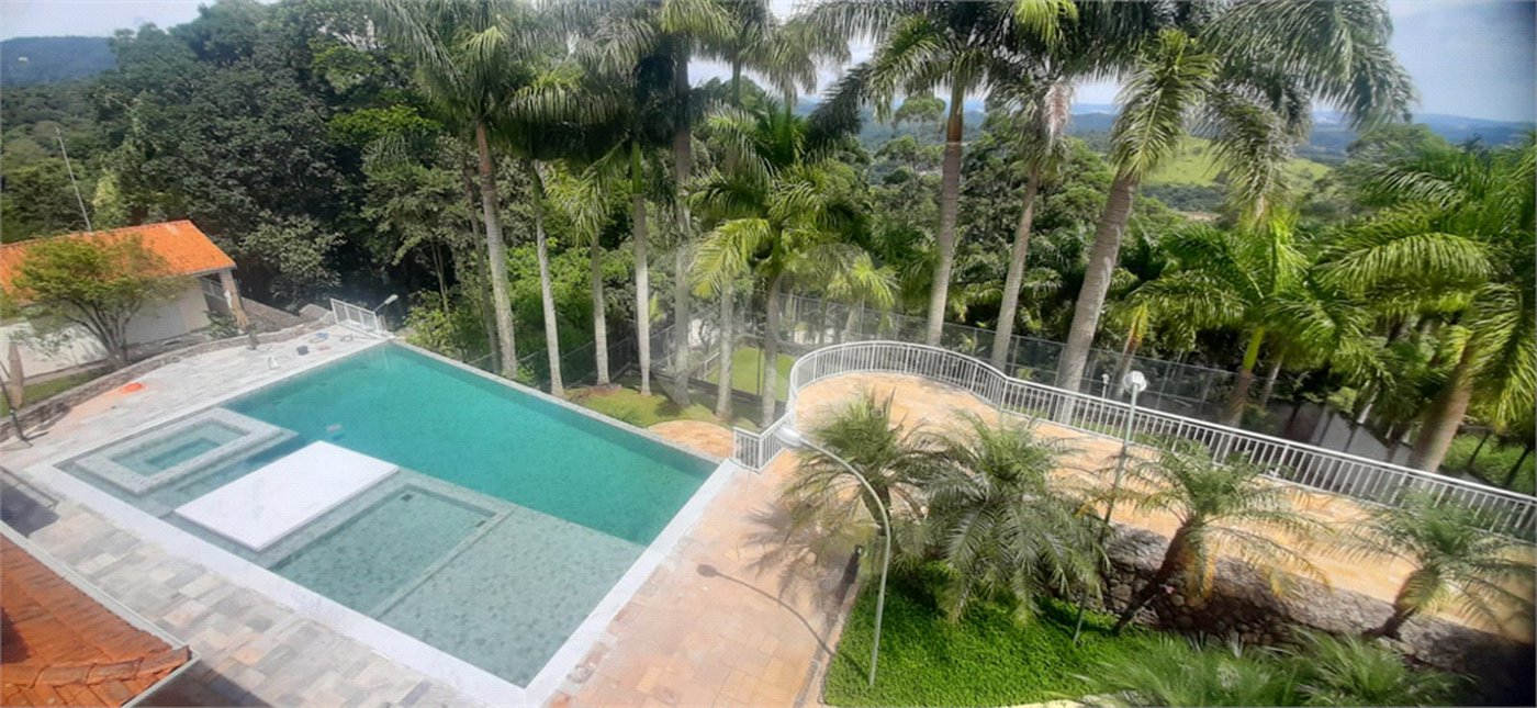 Casa à venda com 6 suítes no condomínio Sausalito, Mairiporã - SP