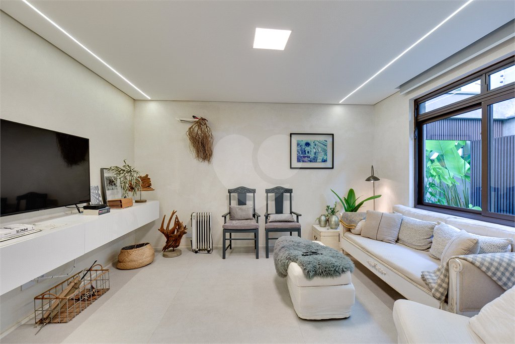 Casa à venda com 3 suítes em Alto da Boa Vista, São Paulo, SP
