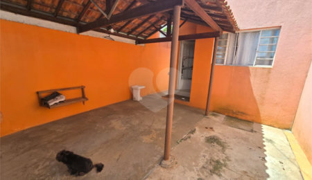 Casa à venda com 2 quartos em Vila Carvalho, Itapetininga, SP