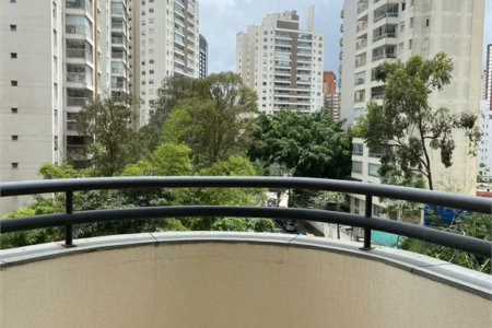 Apartamento à venda com 3 suítes em Vila Andrade, São Paulo, SP
