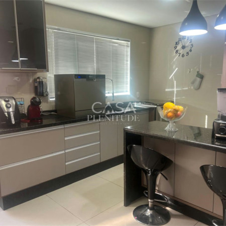 Sobrado à venda com 3 quartos, sendo 1 suíte, em Jardim Santa Marta, Sorocaba, SP