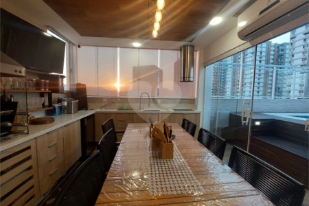 Cobertura à venda com 3 quartos, sendo 2 suítes,  em Maracanã, Rio de Janeiro, RJ
