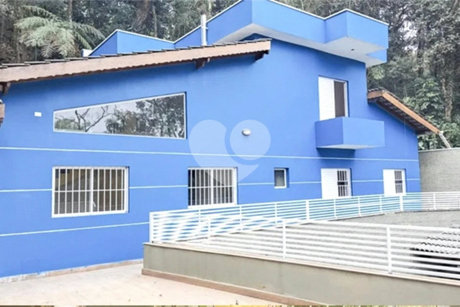 Casa à venda com 3 quartos, sendo 1 suíte, no condomínio Jardim da Montanha I, Mairiporã - SP