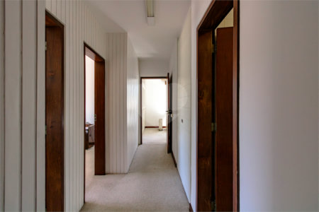 Casa à venda com 4 quartos, sendo 1 suíte,  em Jardim Leonor, São Paulo, SP