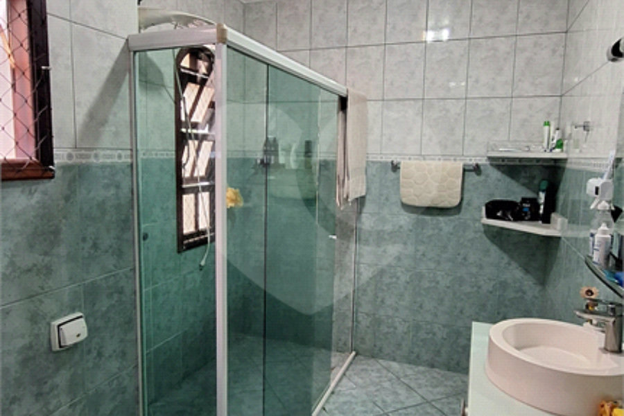 Sobrado à venda com 4 quartos, sendo 1 suíte, em Tremembé, São Paulo, SP