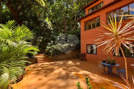 Casa à venda com 4 quartos, sendo 1 suíte, em Lagoa, Rio de Janeiro, RJ