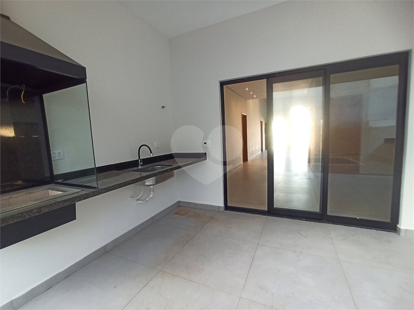 Casa à venda com 3 quartos, sendo 1 suíte, no condomínio Buona Vita, Atibaia - SP