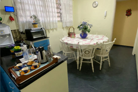 Casa à venda com 4 quartos, sendo 1 suíte,  em Vila Oliveira, Mogi das Cruzes, SP