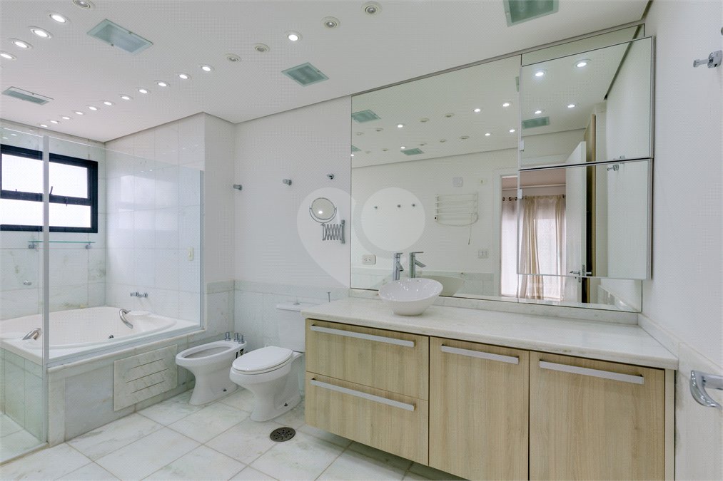 Apartamento à venda ou para alugar com 4 suítes em Jardim Marajoara, São Paulo, SP