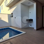 Casa à venda com 3 quartos, sendo 1 suíte, no condomínio Horto Florestal 1, Sorocaba - SP