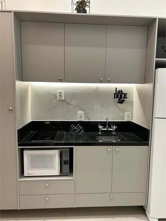 Apartamento à venda ou para alugar com 1 quarto em Pinheiros, São Paulo, SP
