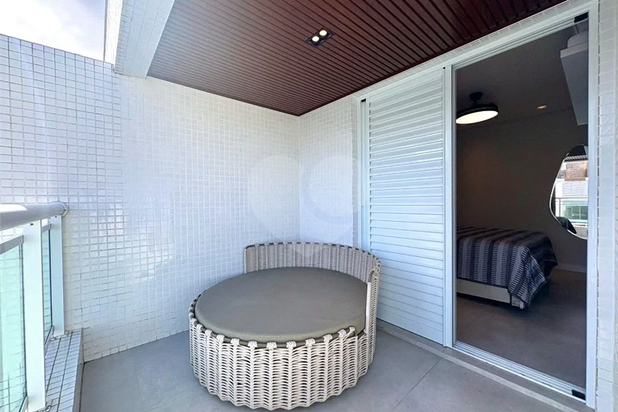 Cobertura à venda com 4 quartos, sendo 2 suítes,  em Riviera de São Lourenço, Bertioga, SP