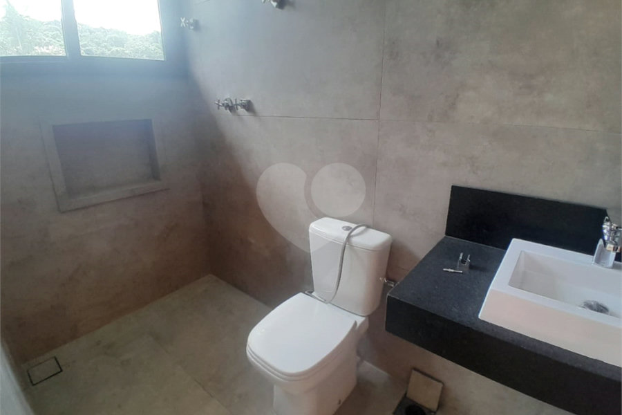 Casa à venda ou para alugar com 3 suítes no condomínio Sausalito, Mairiporã - SP