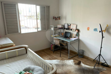 Sobrado à venda com 4 quartos, sendo 1 suíte, em Jardim Prudência, São Paulo, SP