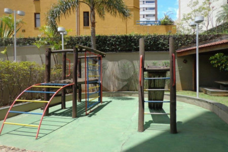 Apartamento à venda com 3 quartos, sendo 1 suíte, em Jardim Londrina, São Paulo, SP